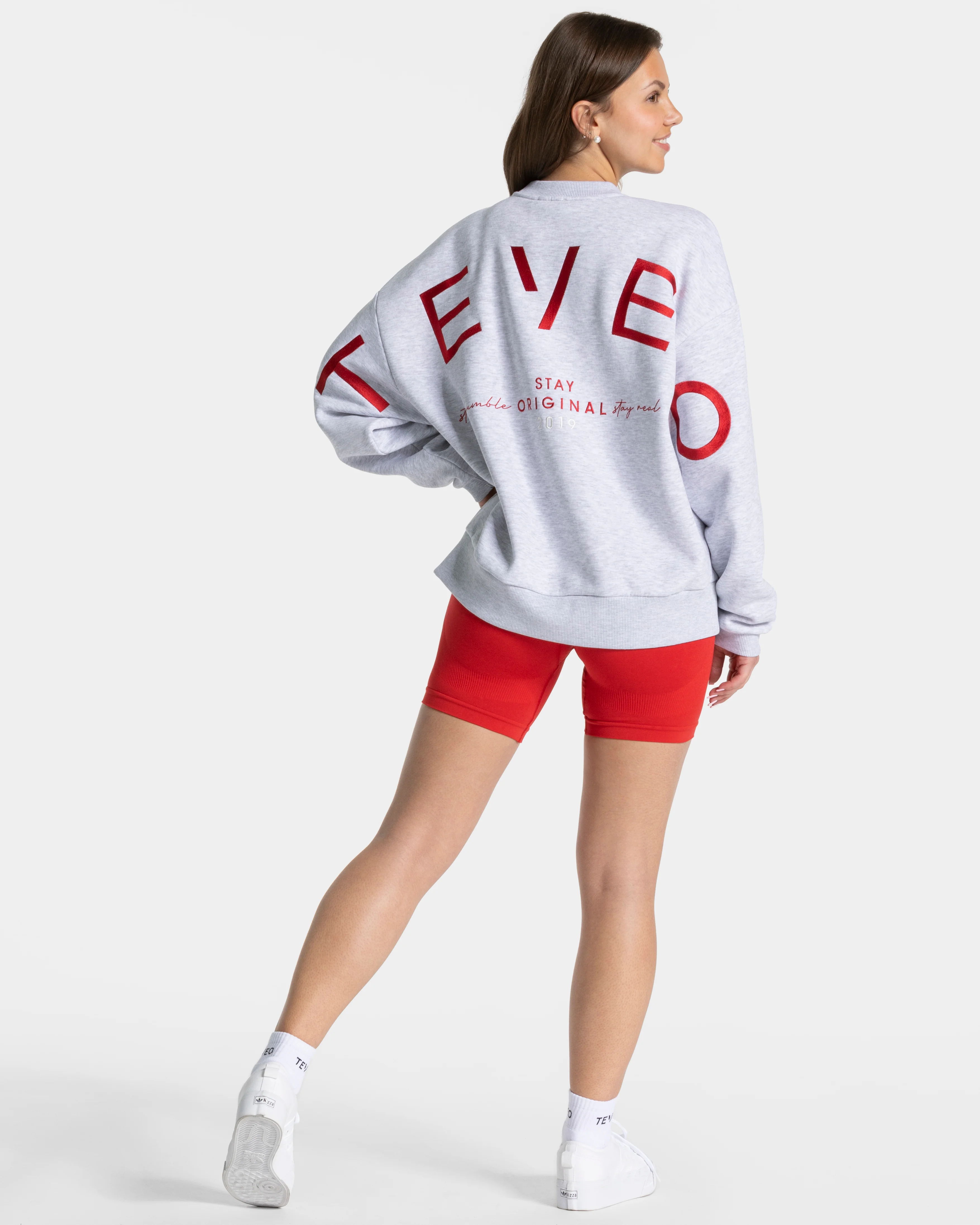 Signature Oversized Sweater "Hellgrau" - Image 5