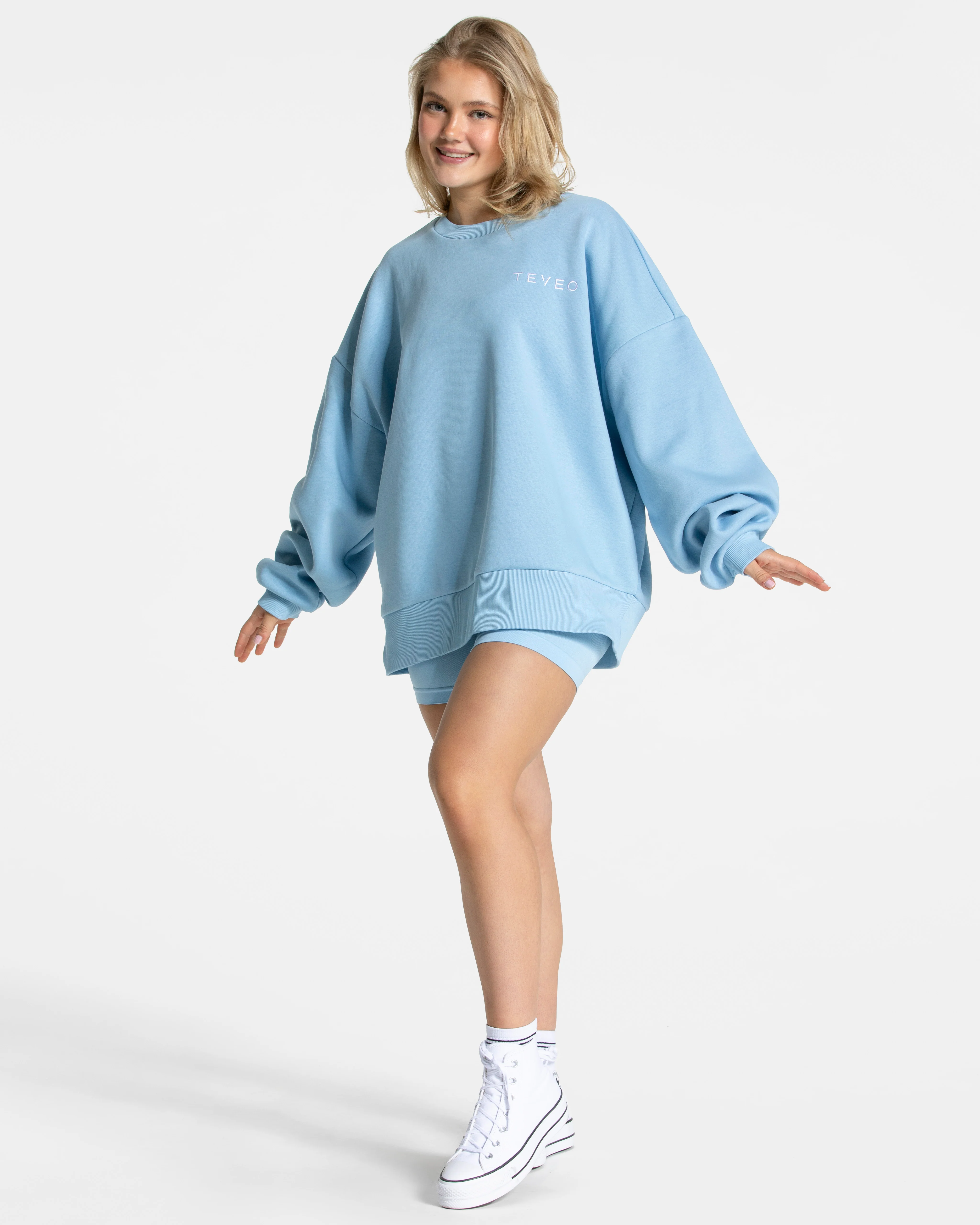 Signature Oversized Sweater "Ice Blue" - Image 3