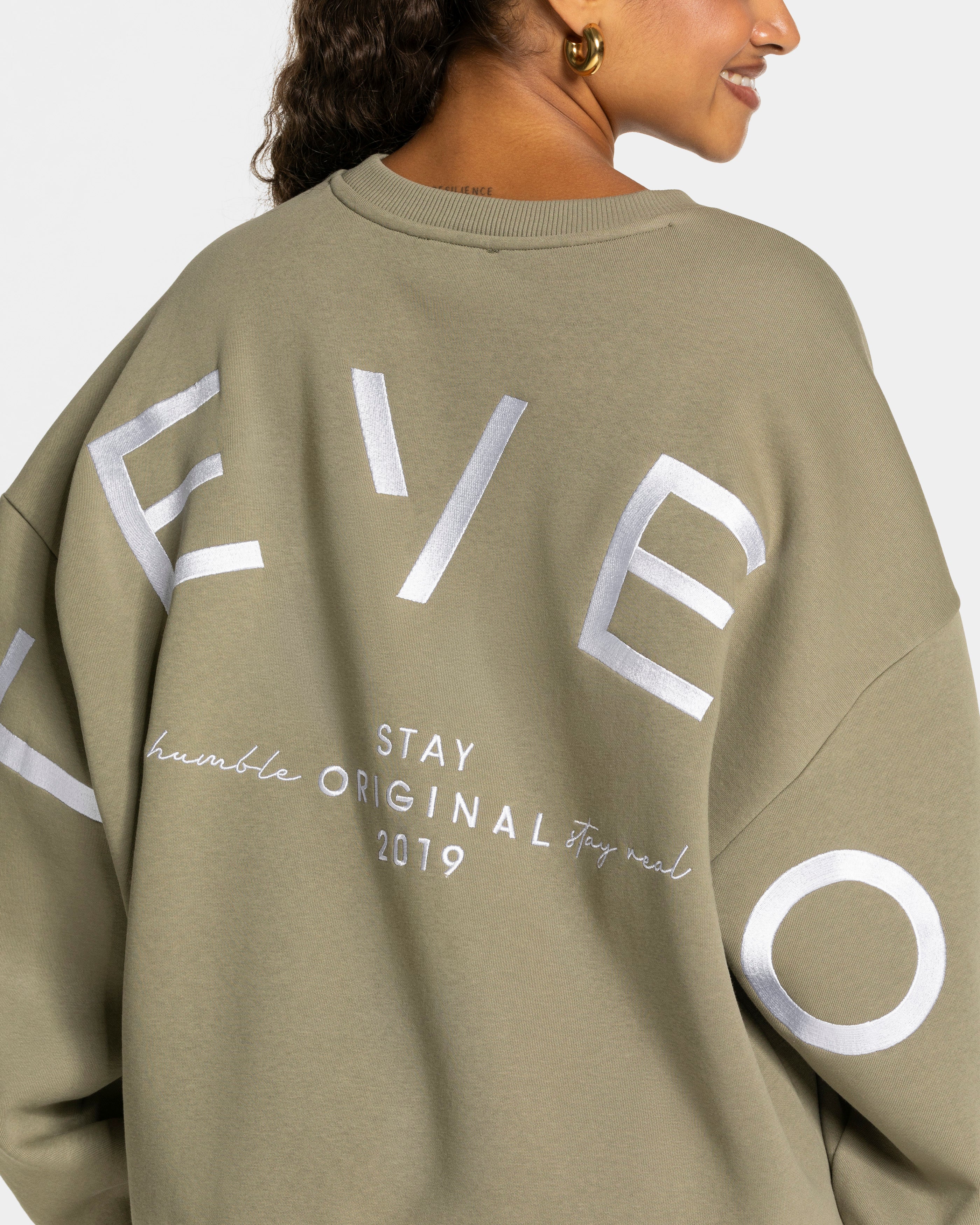 Signature Oversized Sweater "Khaki" - Image 4