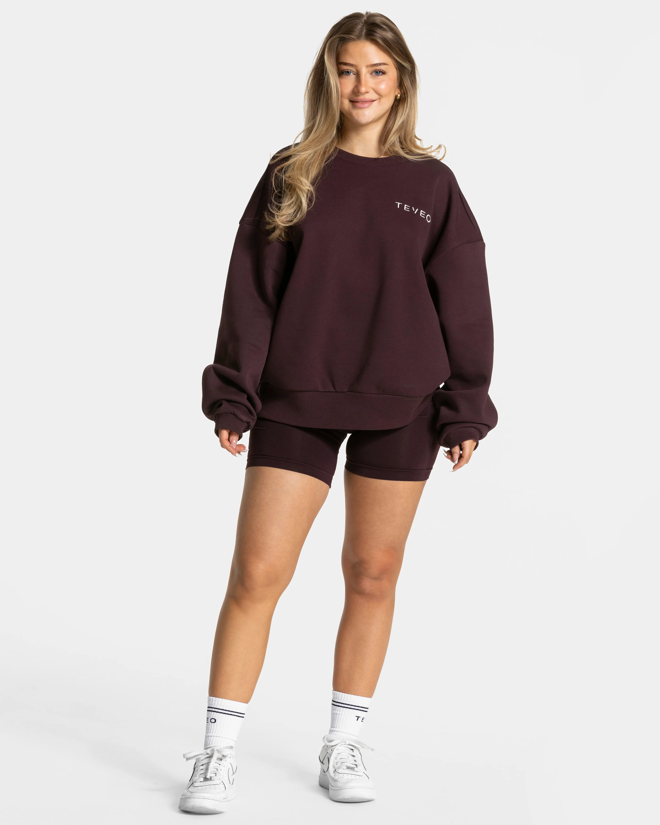 Signature Oversized Sweater "Merlot" - Image 3