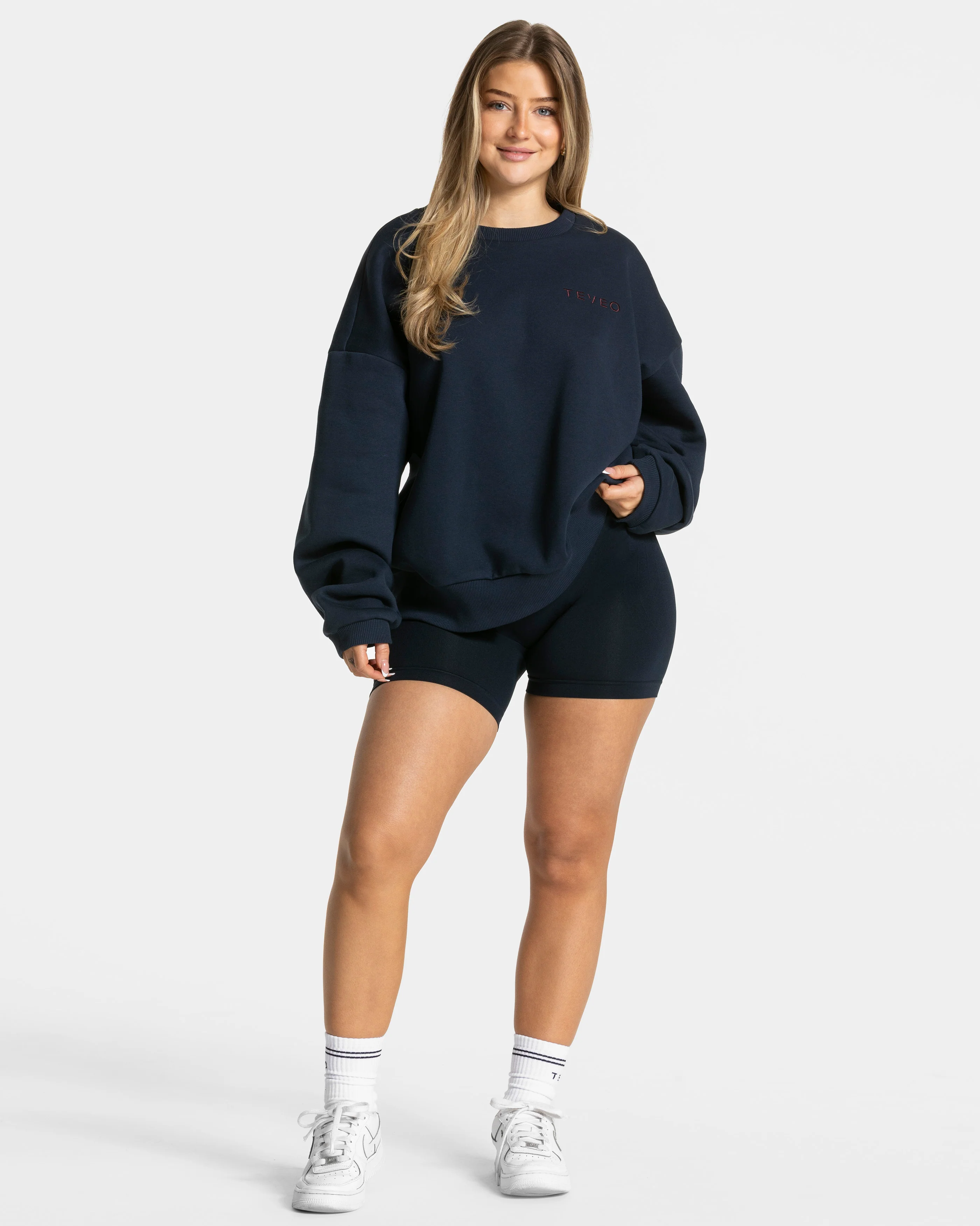 Signature Oversized Sweater "Midnight" - Image 3
