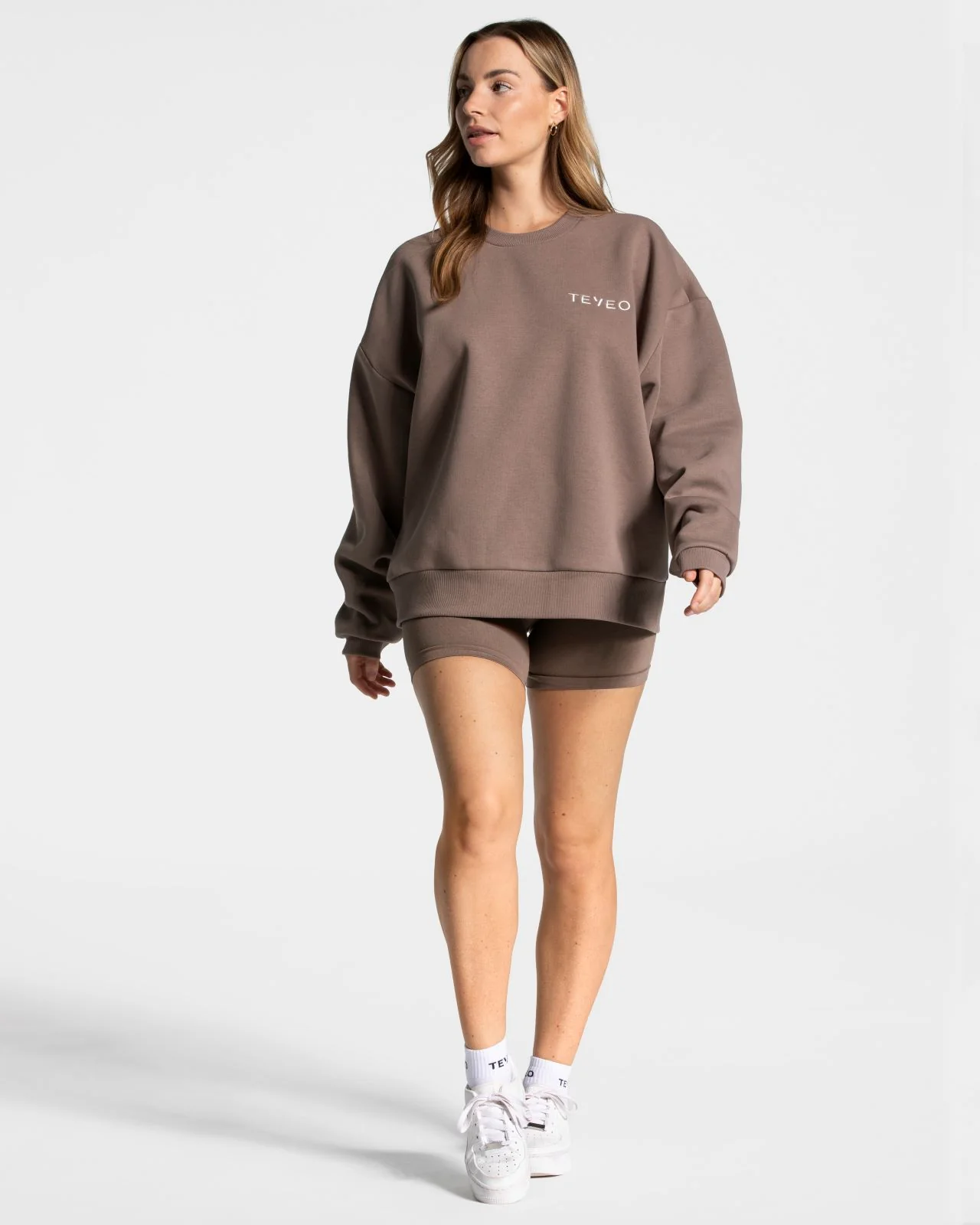 Signature Oversized Sweater "Mokka" - Image 3