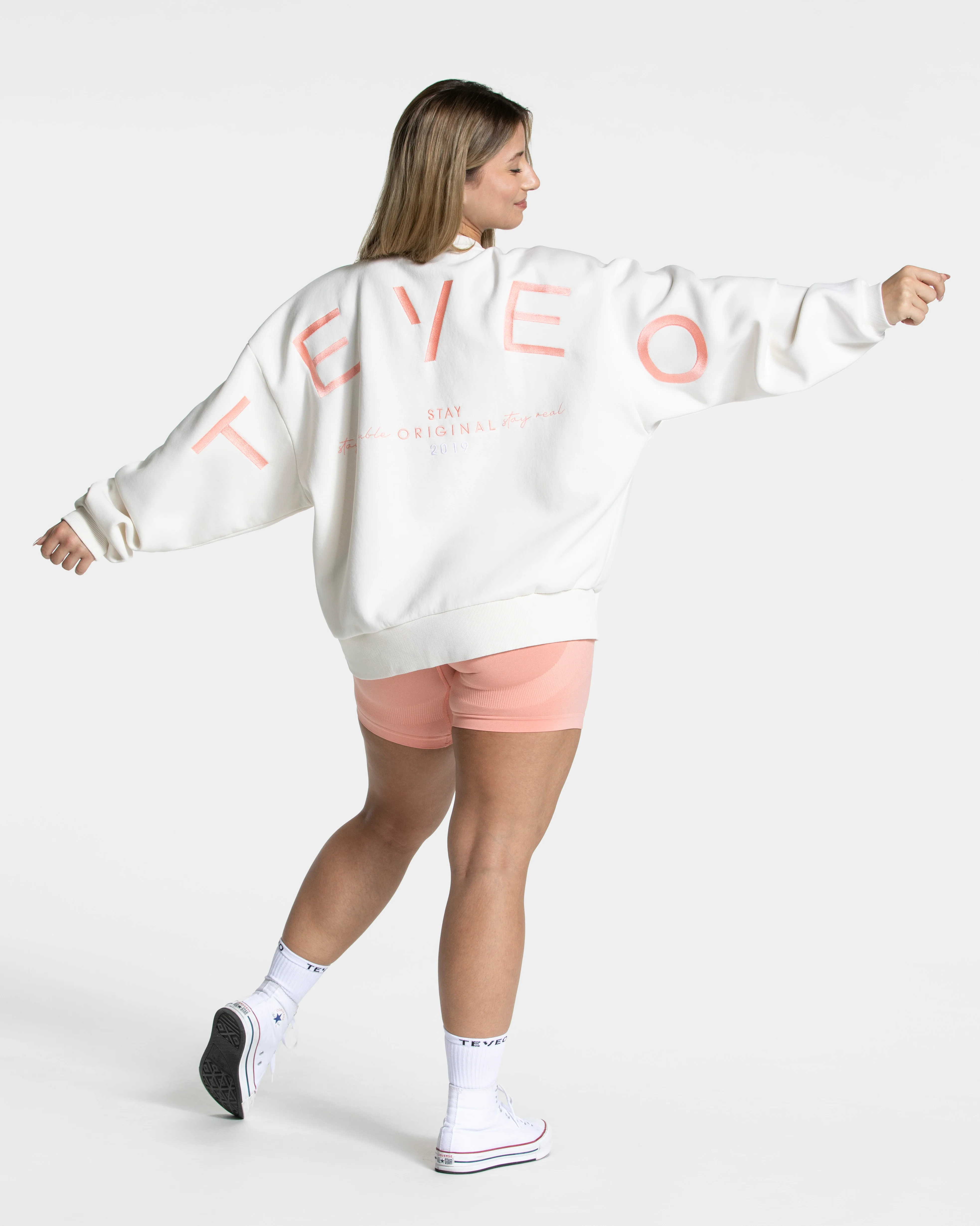 Signature Oversized Sweater "Peach" - Image 5