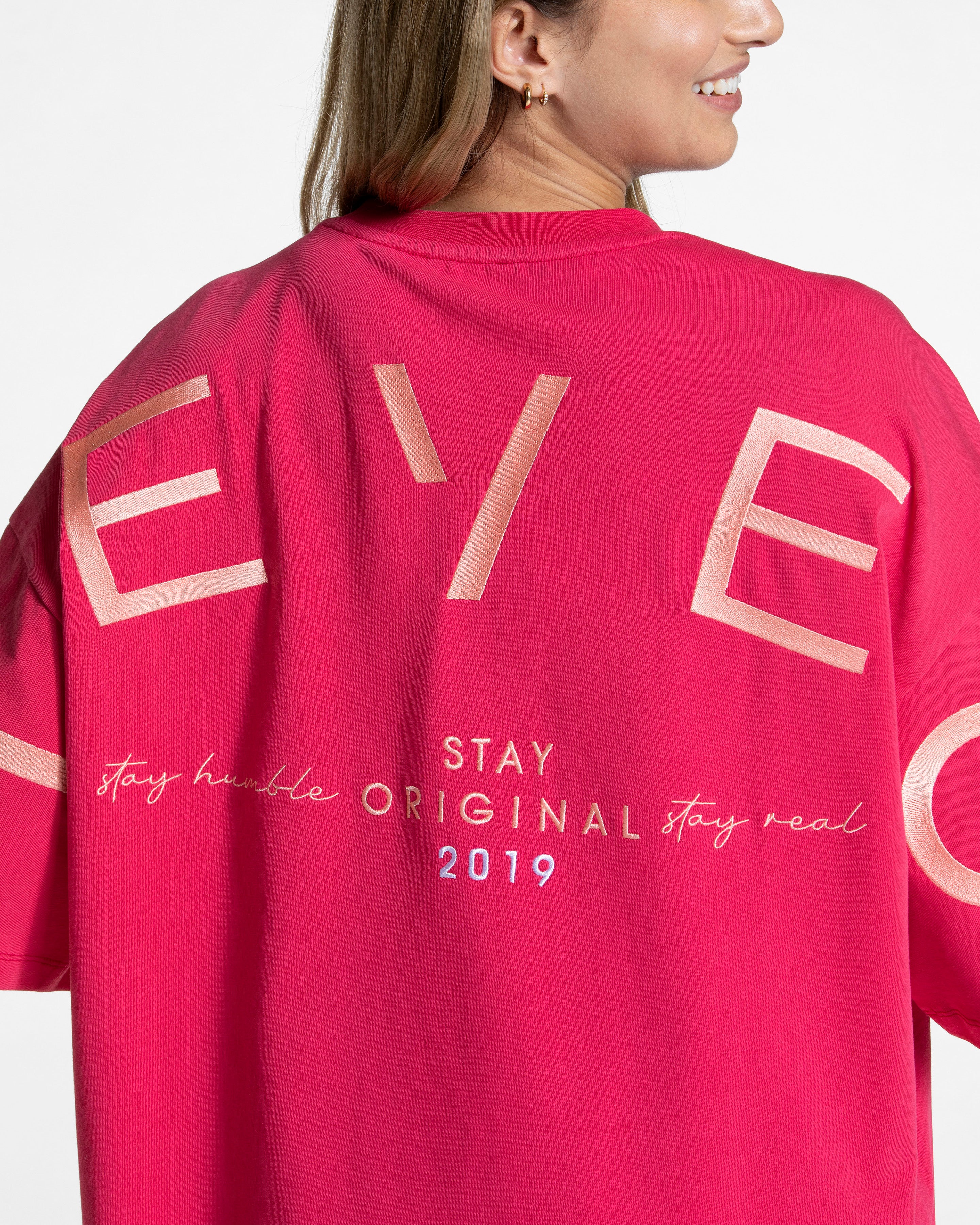 Signature Oversized T-Shirt "Berry" - Image 4