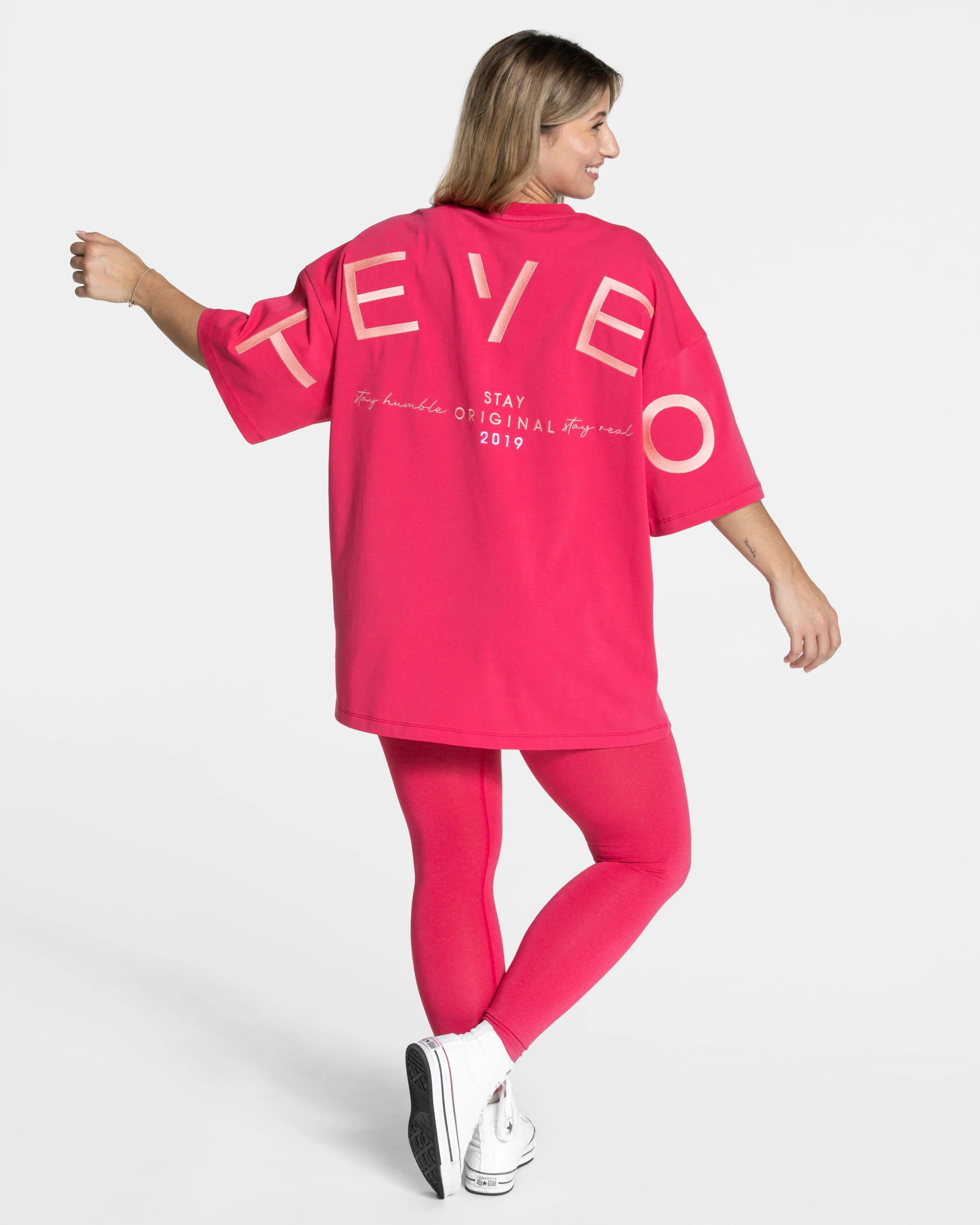 Signature Oversized T-Shirt "Berry" - Image 5