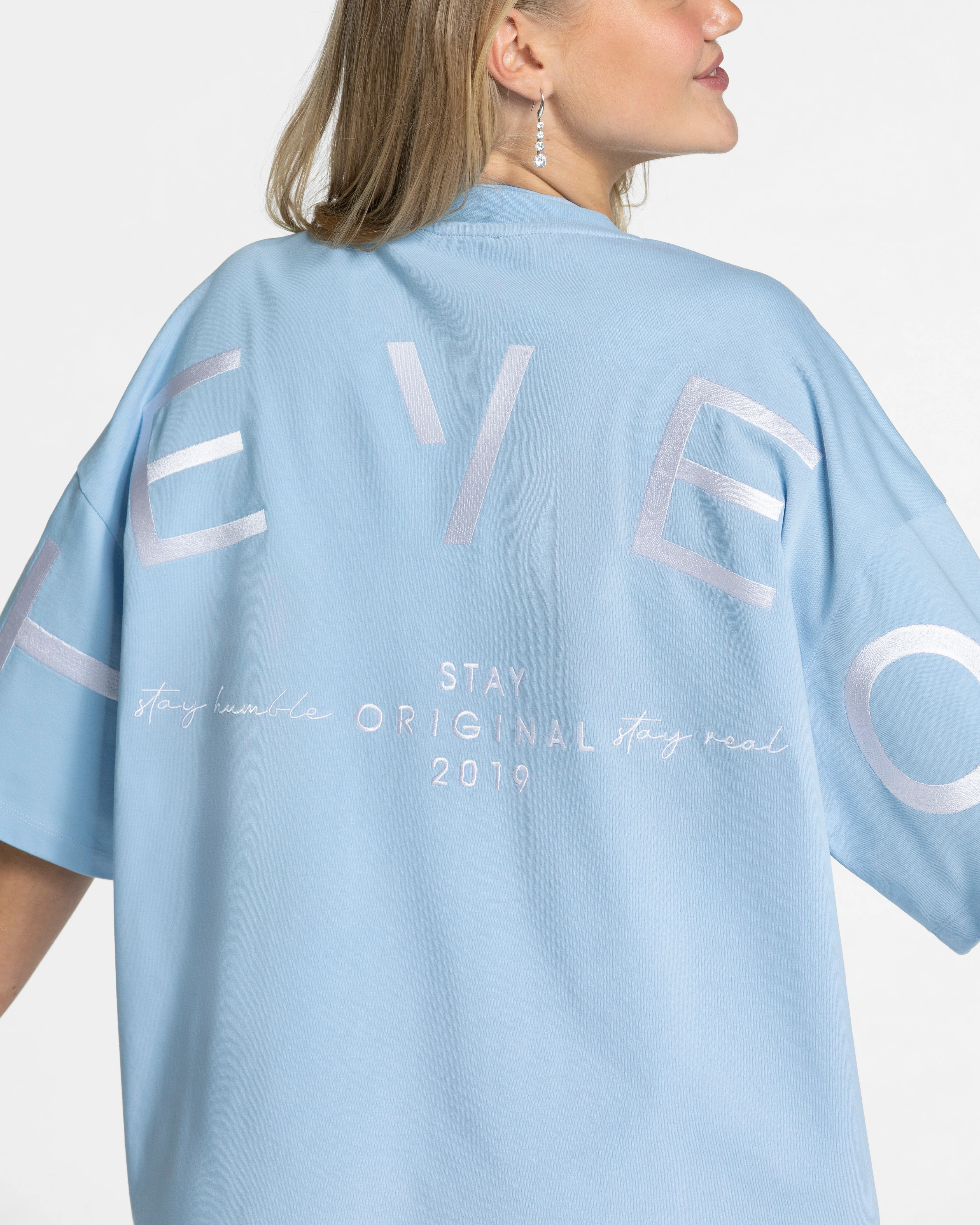 Signature Oversized T-Shirt "Ice Blue" - Image 4