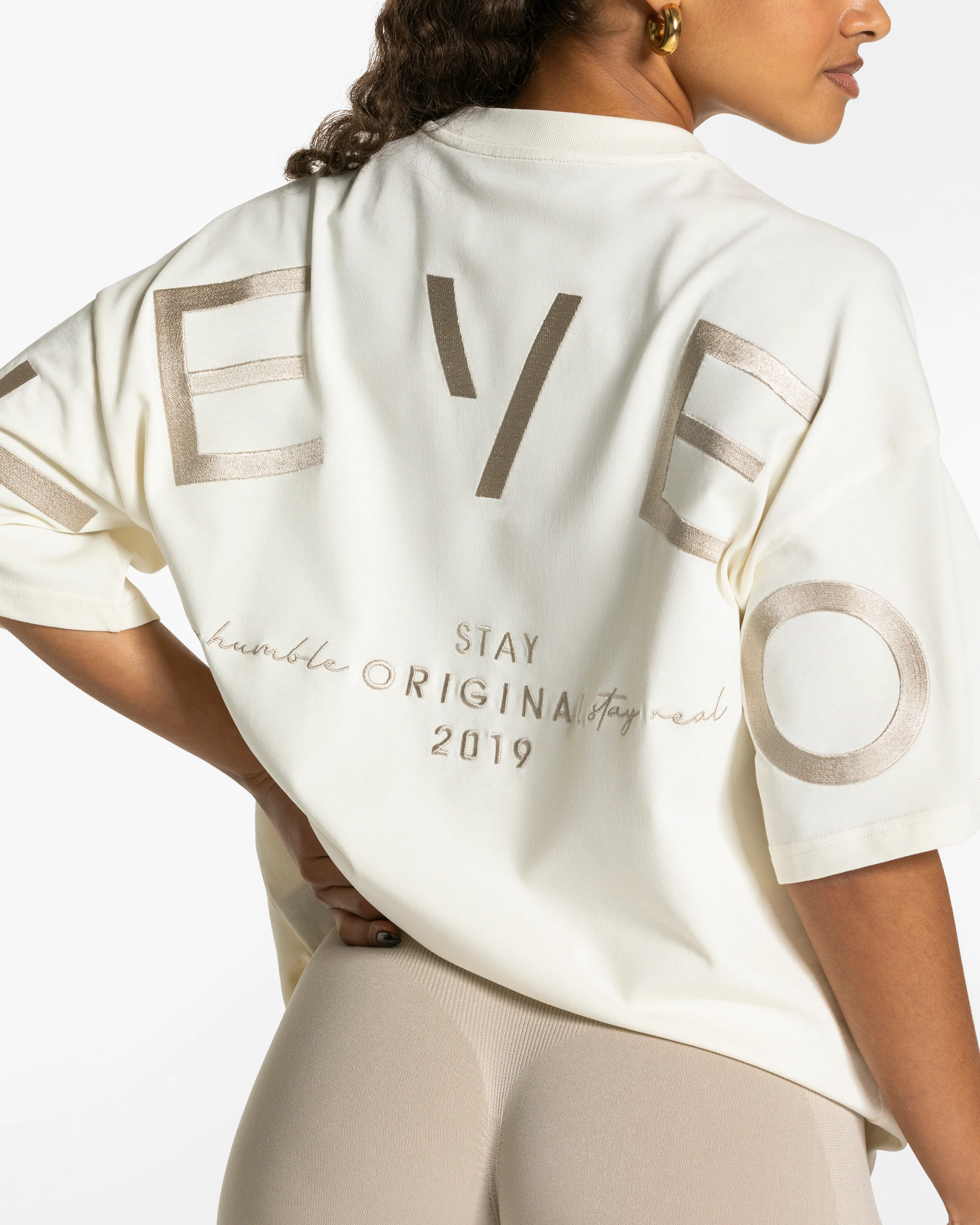Signature Oversized T-Shirt "Latte" - Image 4