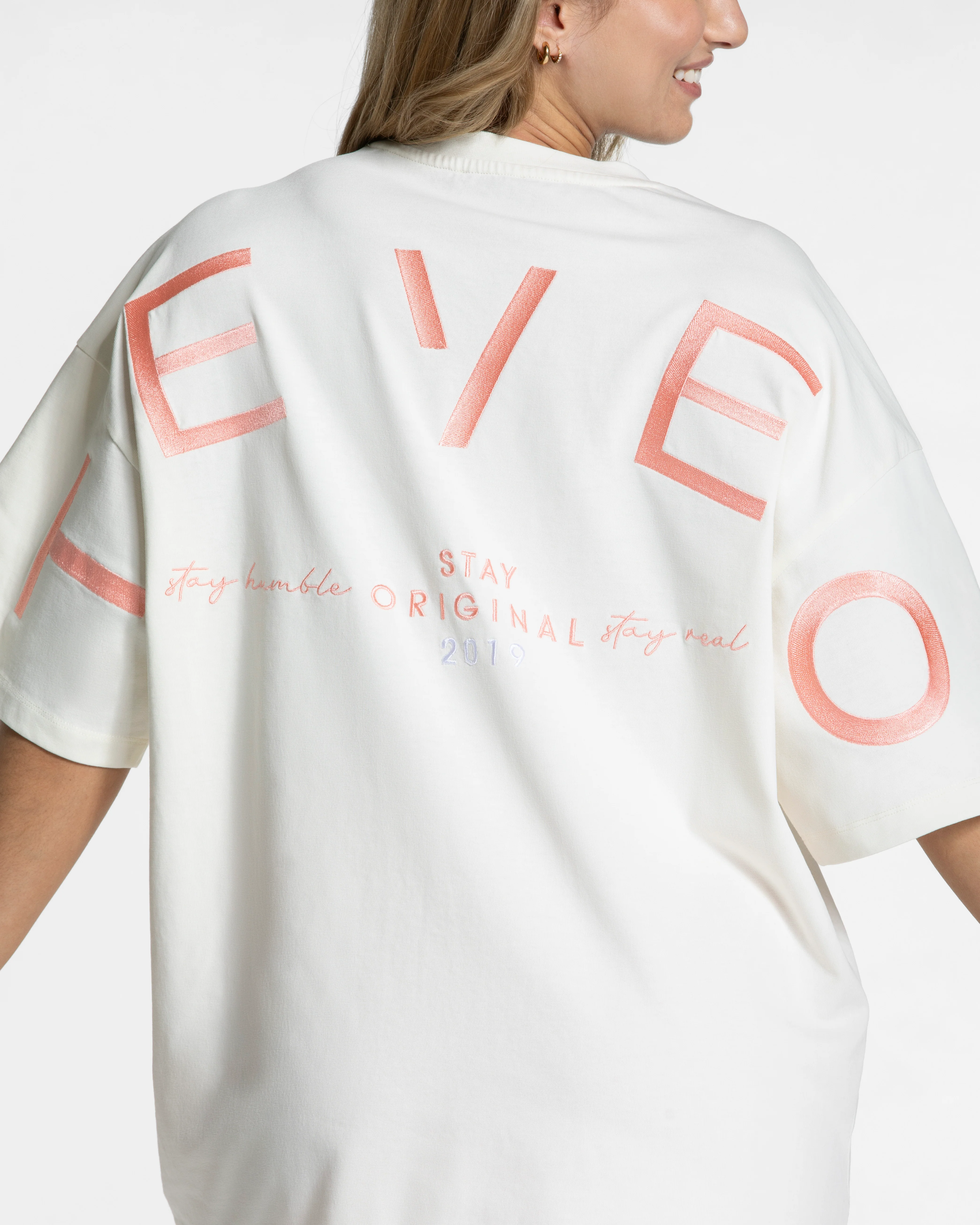 Signature Oversized T-Shirt "Peach" - Image 4