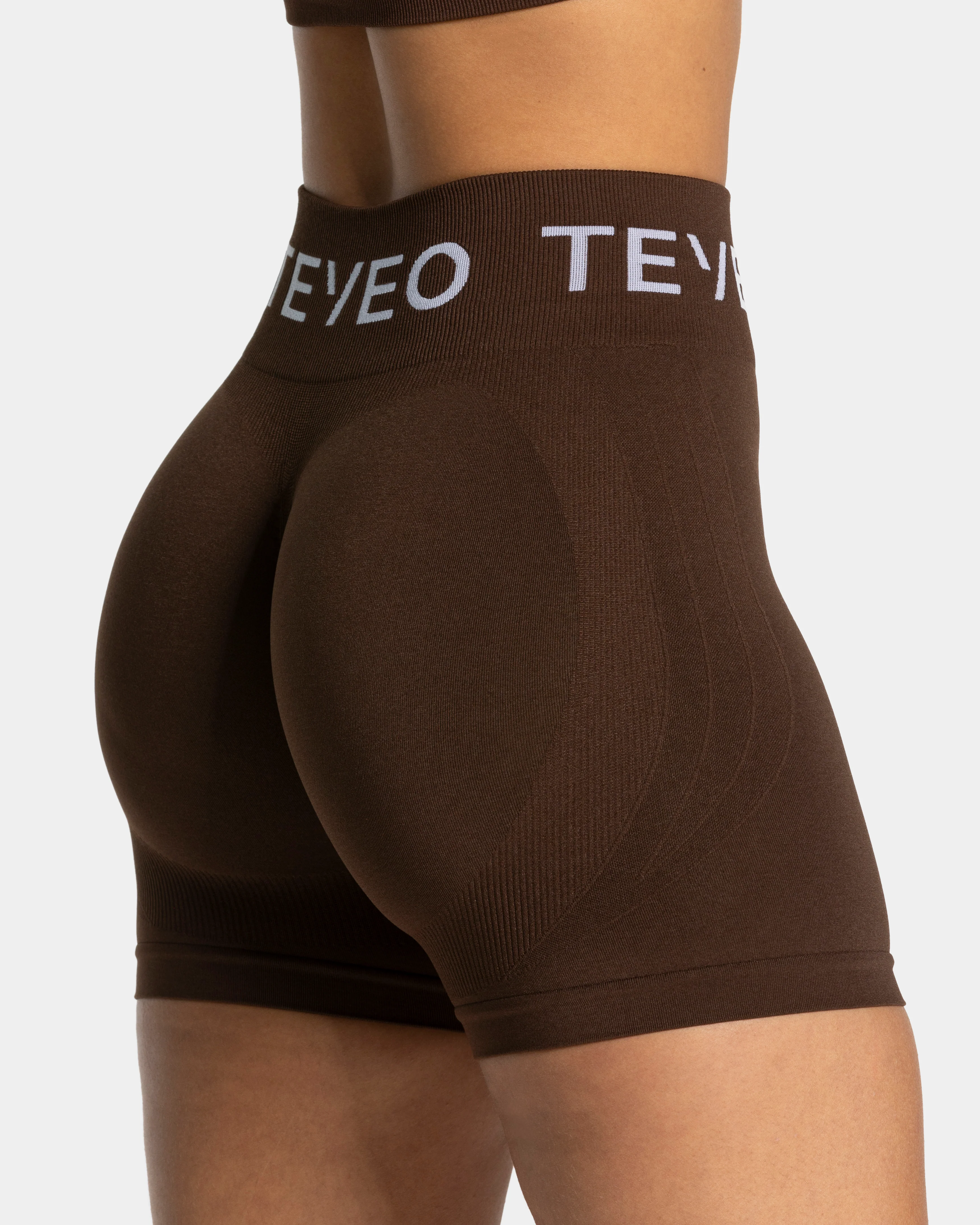 Signature Scrunch Shorts "Dunkelbraun" - Image 4