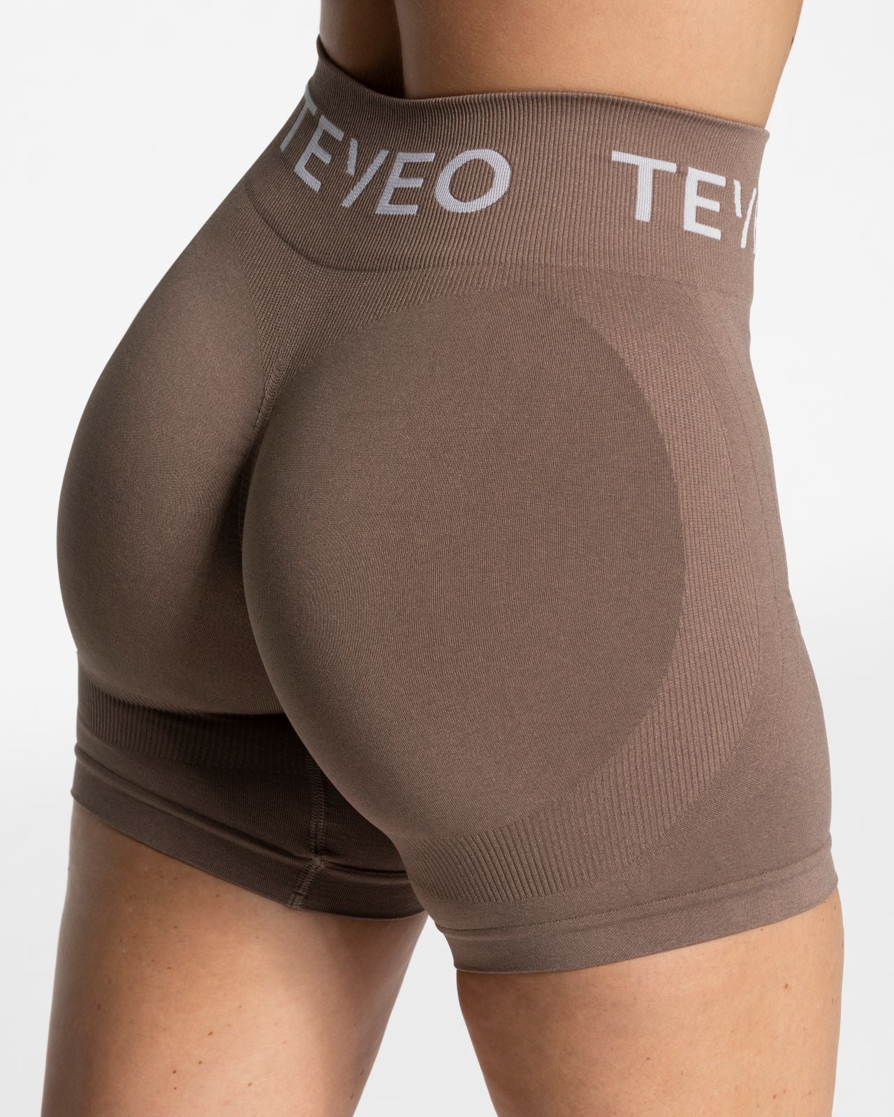 Signature Scrunch Shorts "Mokka" - Image 4