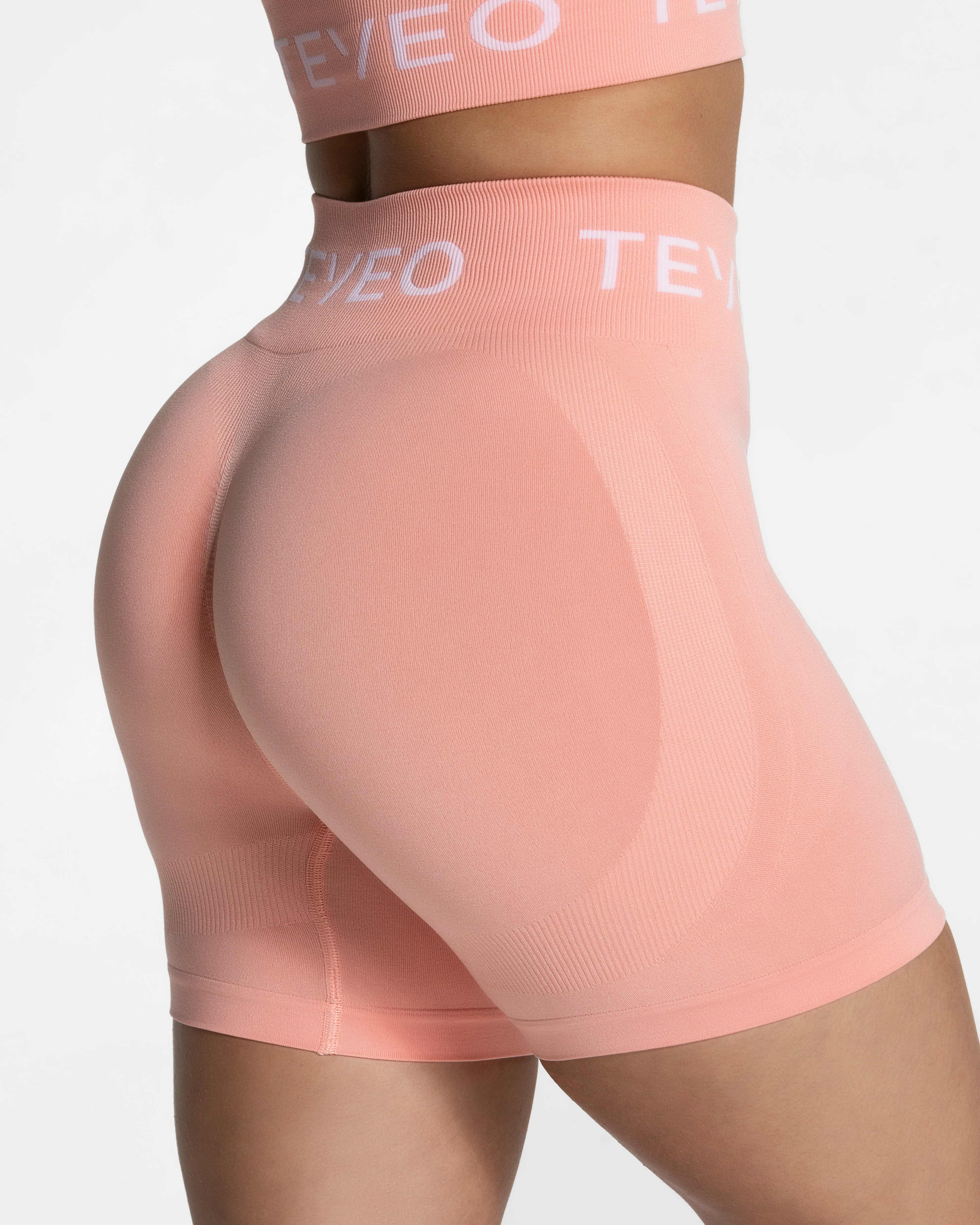 Signature Scrunch Shorts "Peach" - Image 4