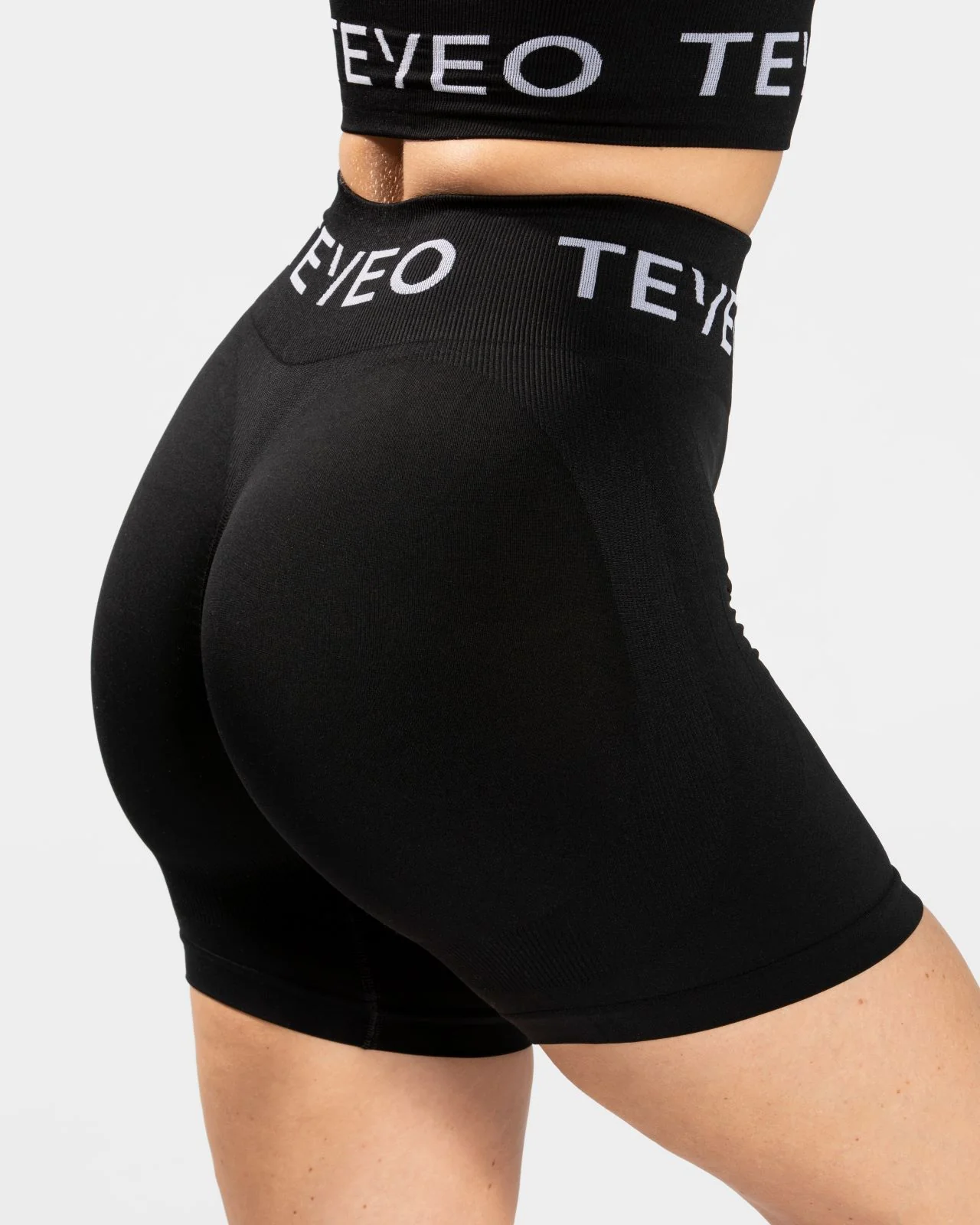 Signature Scrunch Shorts "Schwarz" - Image 4