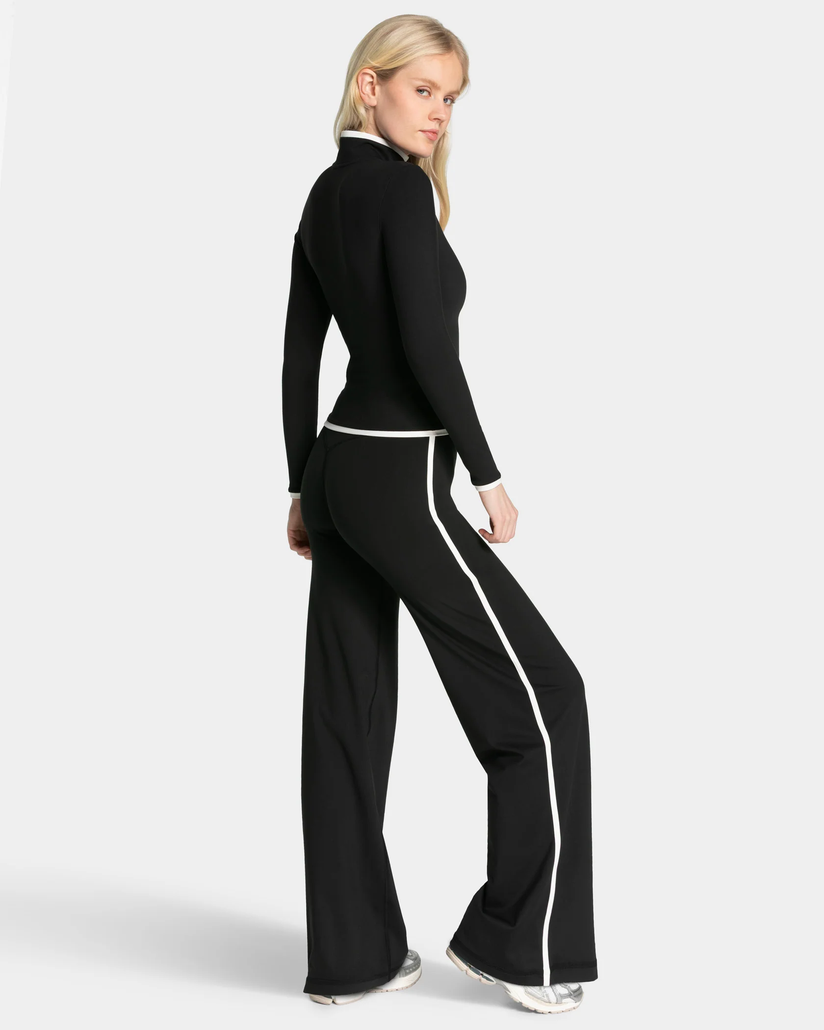 Soft Shaping Zip Jacke "Schwarz" - Image 5