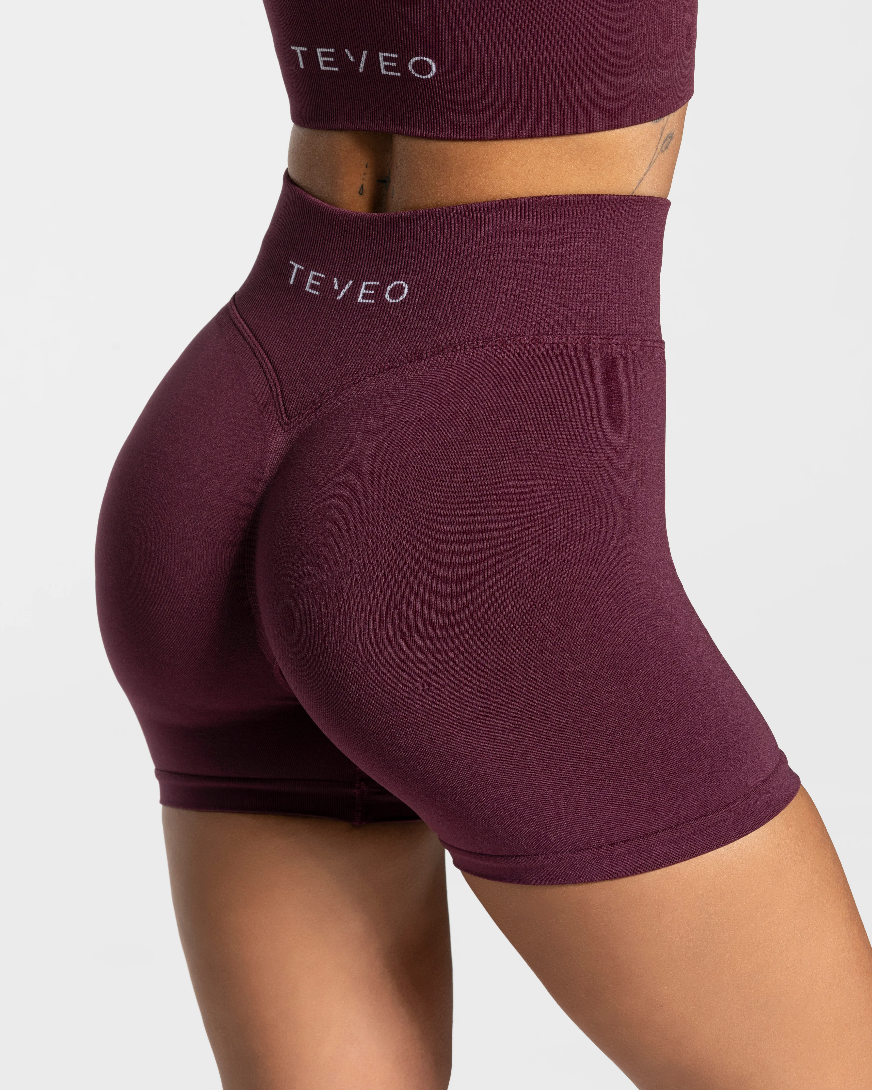 Statement Scrunch Shorts "Pflaume" - Image 4