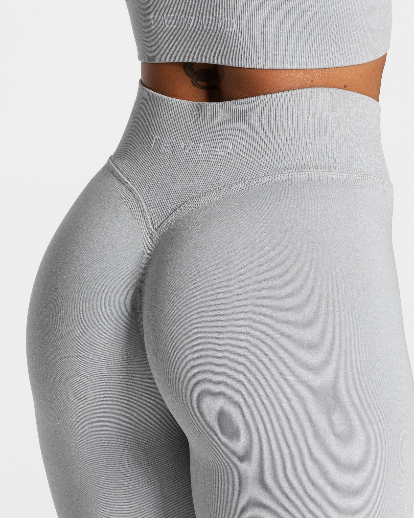 Statement Scrunch Leggings "Hellgrau" - Image 4