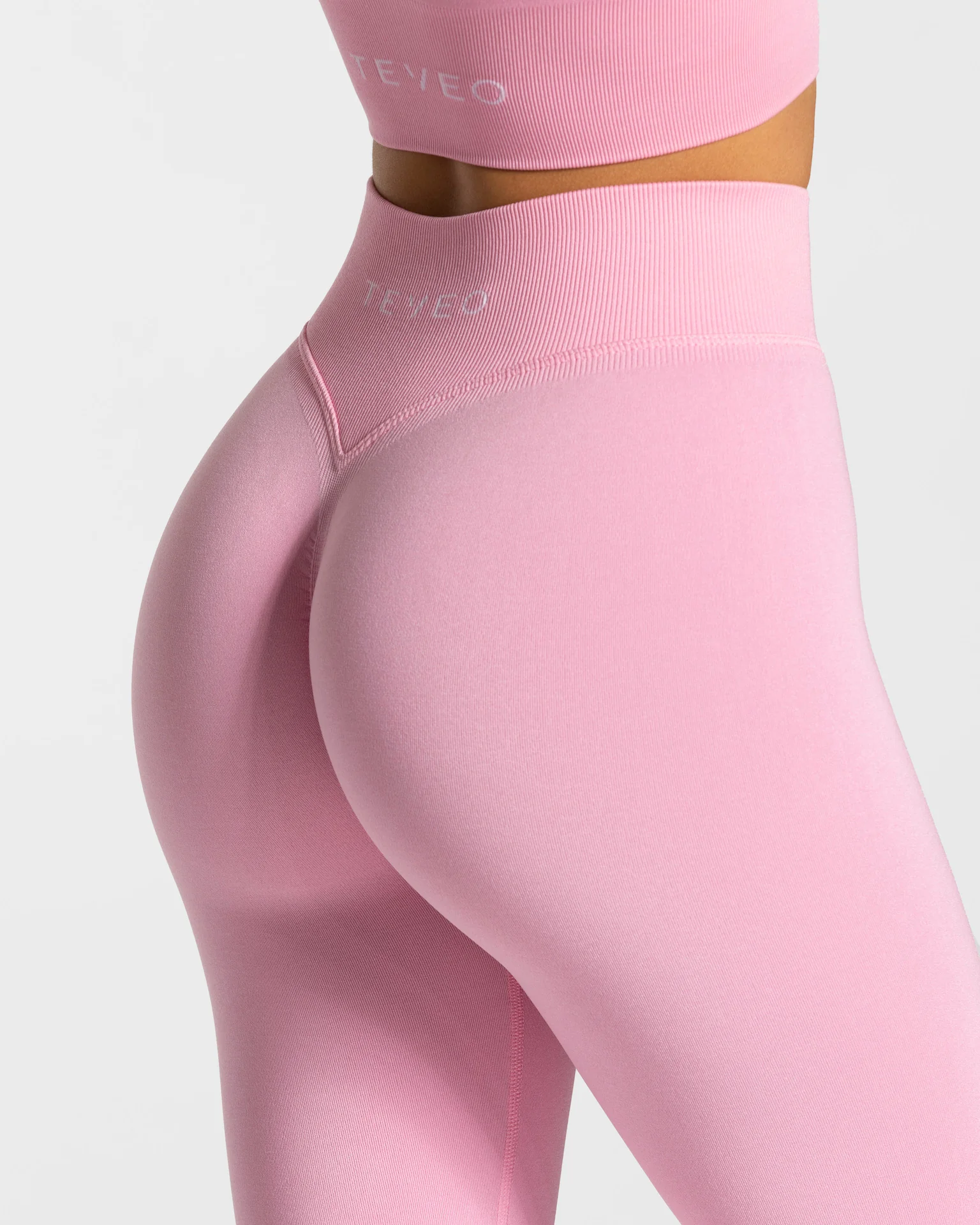 Statement Scrunch Leggings "Pink" - Image 4