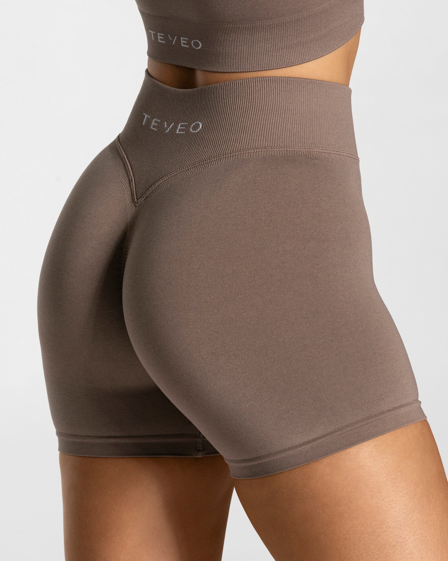 Statement Scrunch Shorts "Mokka" - Image 4