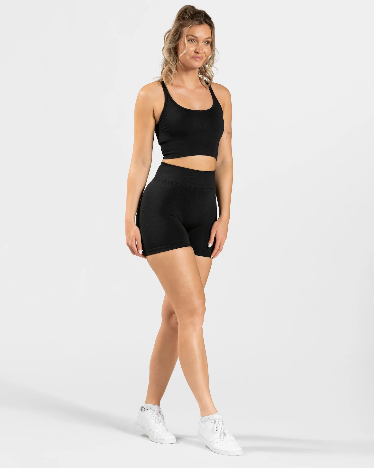 Statement Scrunch Shorts "Schwarz" - Image 3