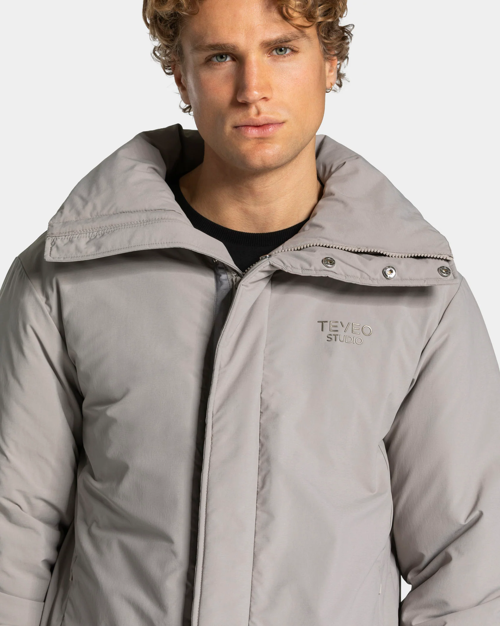 Studio Puffer Jacke "Smoke" - Image 4