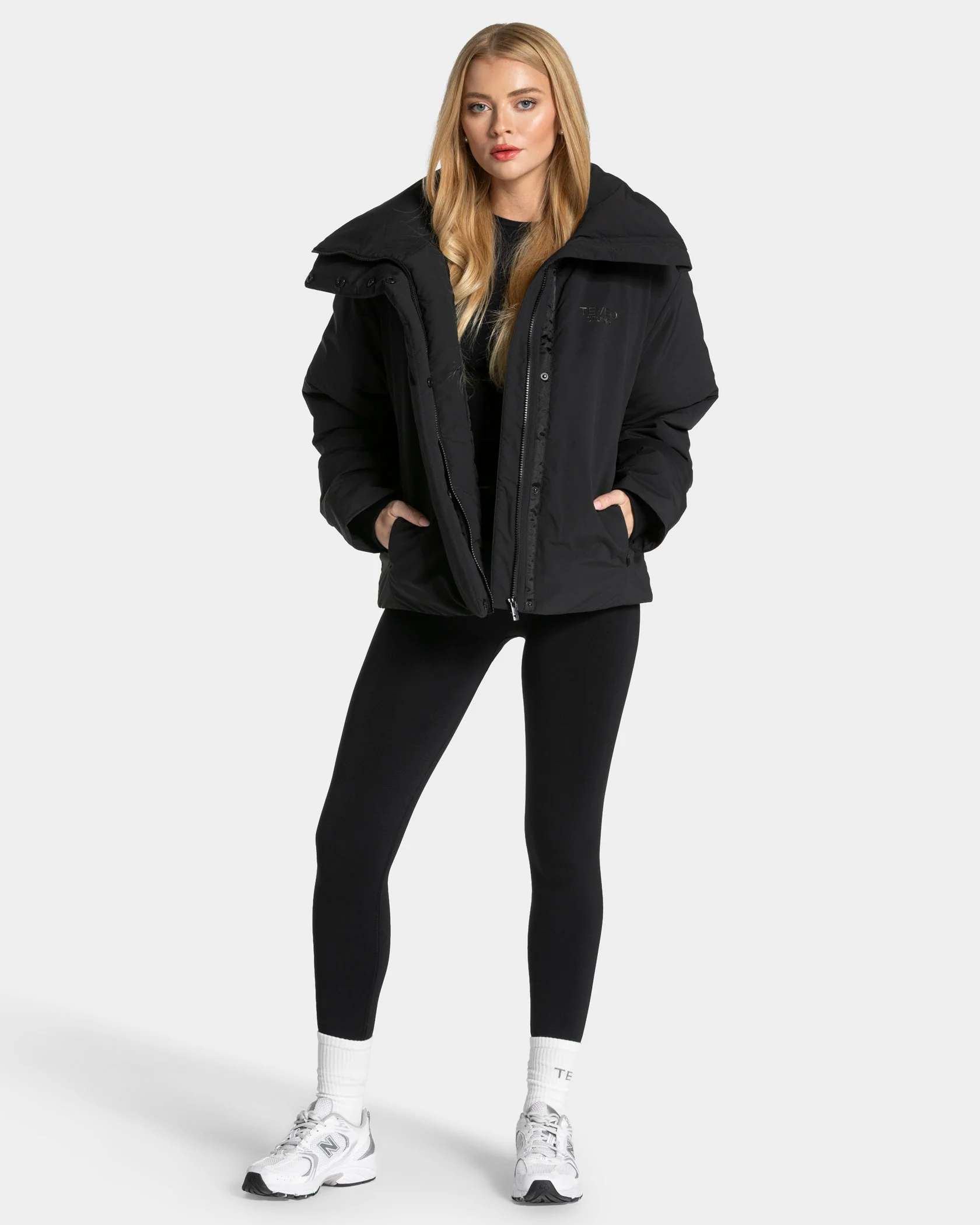 Studio Puffer Jacke "Schwarz" - Image 3