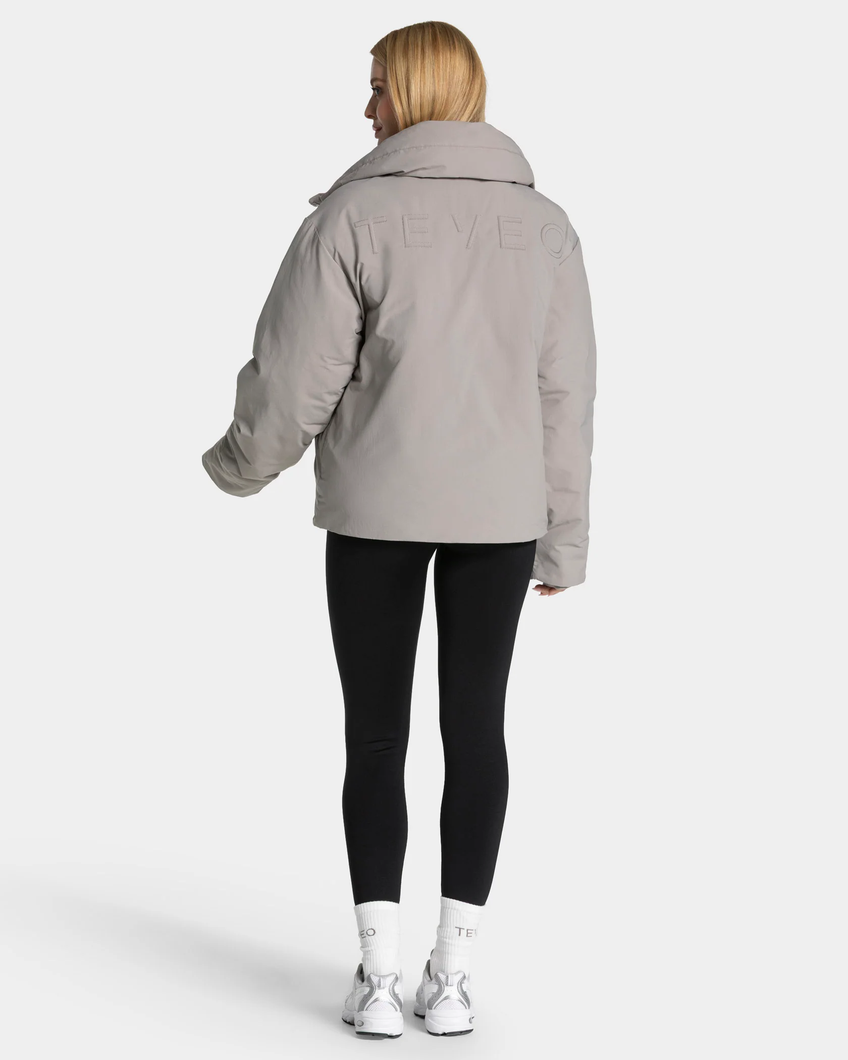 Studio Puffer Jacke "Smoke" - Image 5