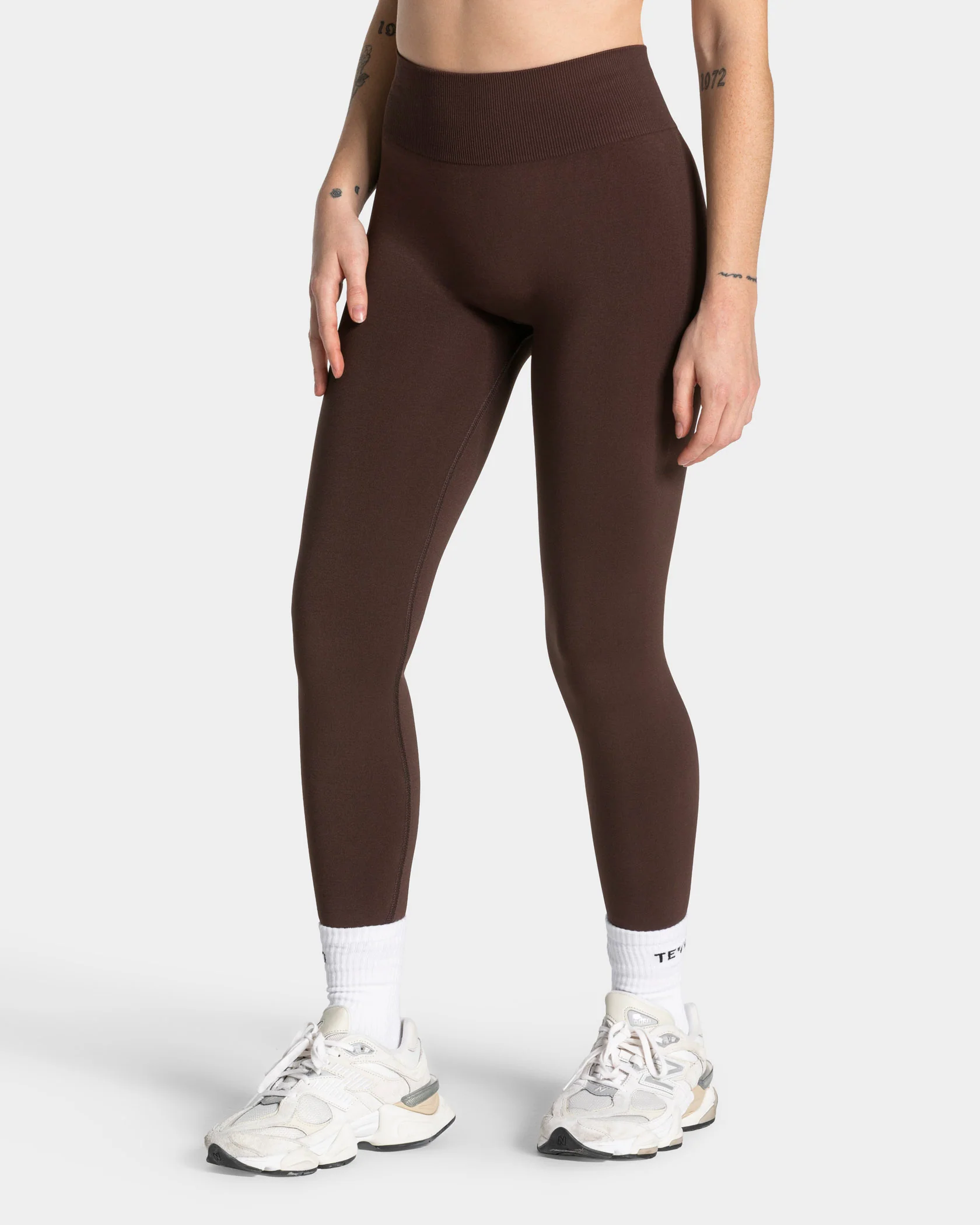Timeless Pro Covert Scrunch Leggings "Espresso" - Image 2