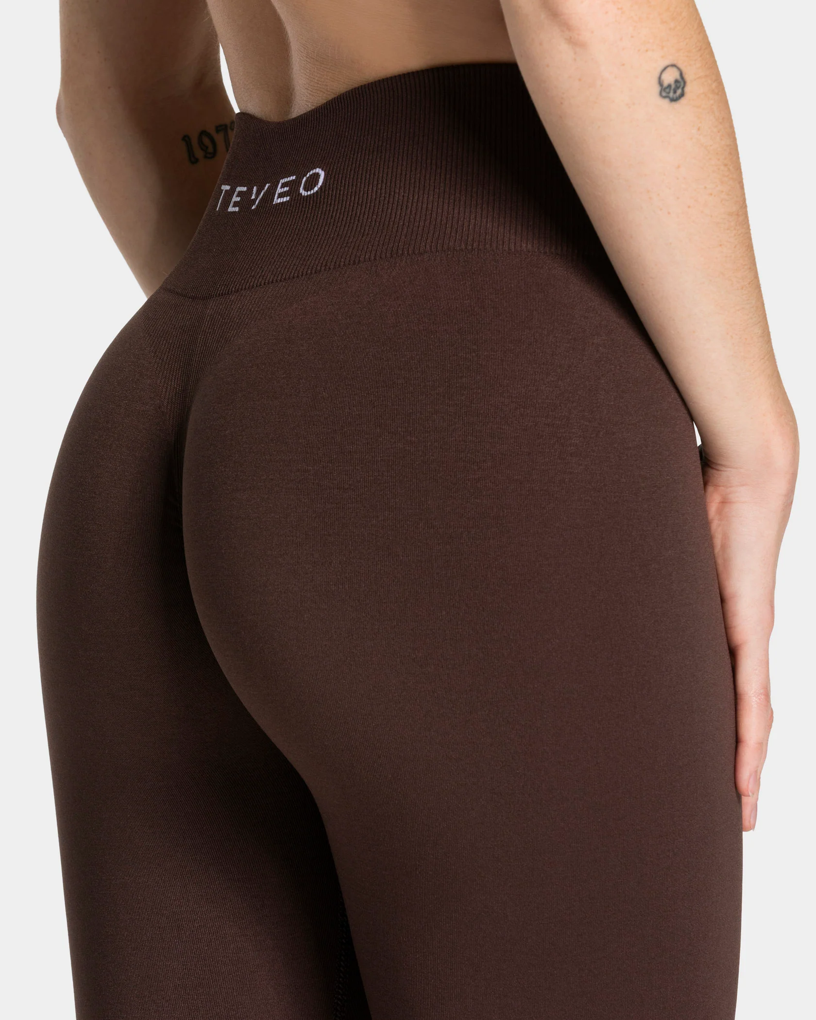 Timeless Pro Covert Scrunch Leggings "Espresso" - Image 4