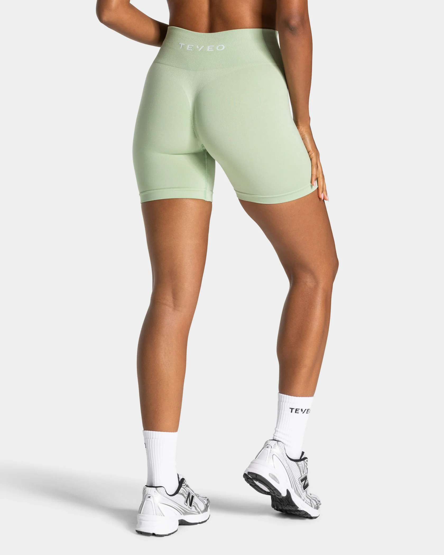 Timeless Pro Covert Scrunch Short "Ice Matcha"