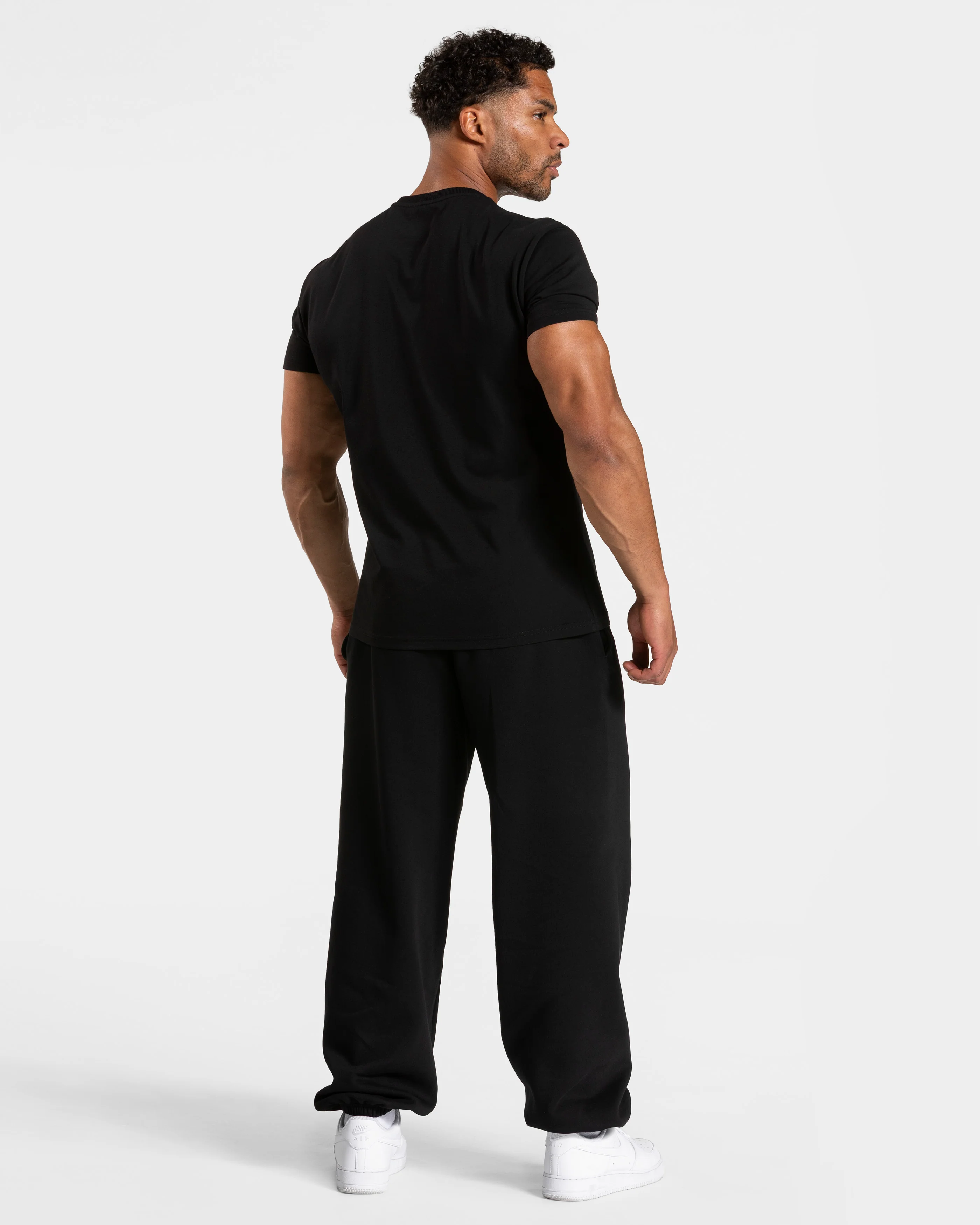 Timeless Pro Fitted T-Shirt "Schwarz" - Image 5