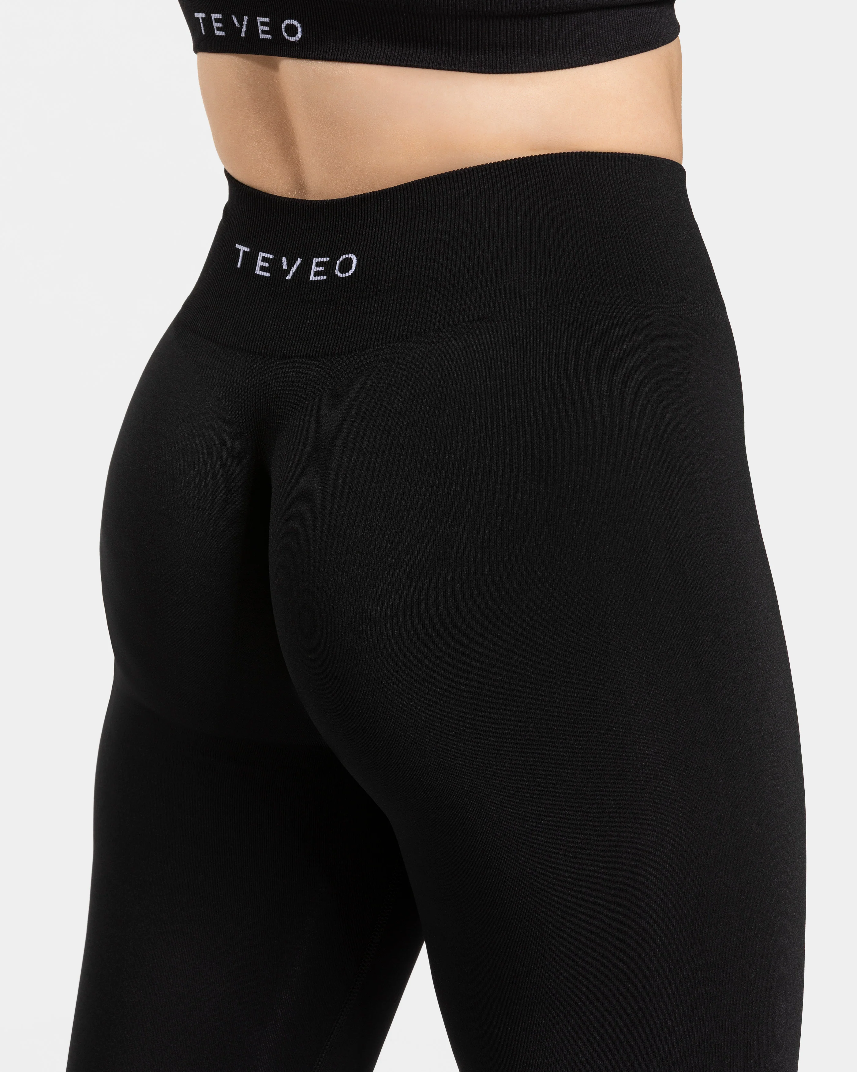 Timeless Pro Leggings "Schwarz" - Image 4